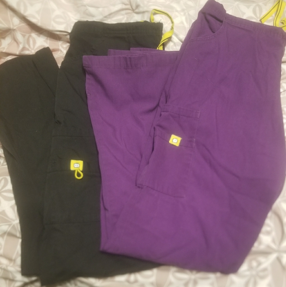 2 medium wonder wink scrub pants